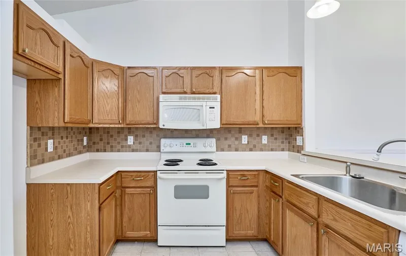 12 Battersea Court #3B, O'Fallon, MO 63366 — listing photo 15 of 52