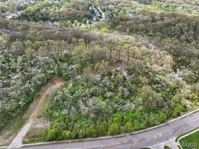 Hilltop and building area — 16404 Clayton Road, Wildwood, MO 63011