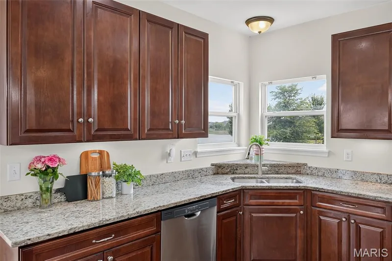 3293 Bentwater Place, St Charles, MO 63301 — listing photo 5 of 56