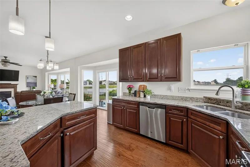 3293 Bentwater Place, St Charles, MO 63301 — listing photo 7 of 56