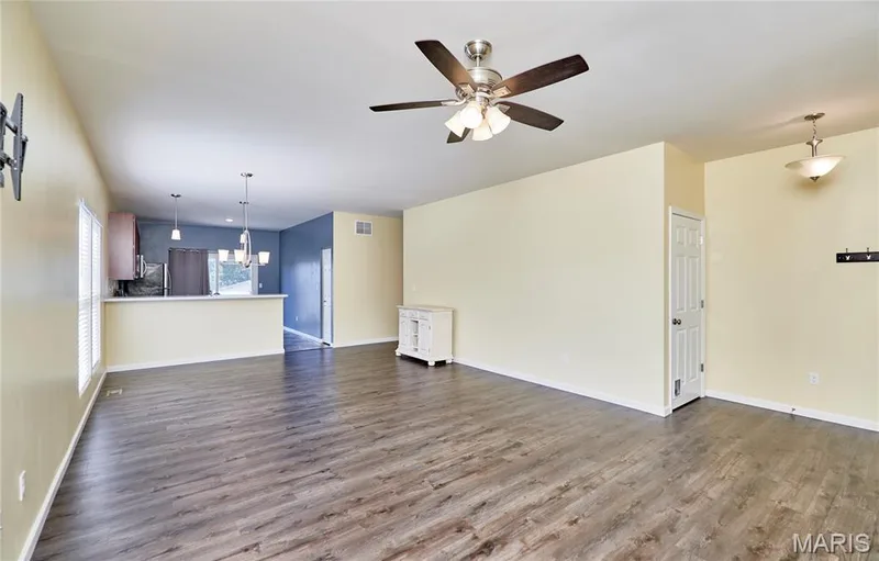 212 Barrington Ridge Lane, Wentzville, MO 63385 — listing photo 7 of 47