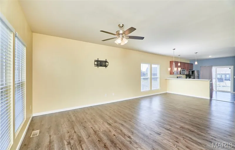 212 Barrington Ridge Lane, Wentzville, MO 63385 — listing photo 9 of 47