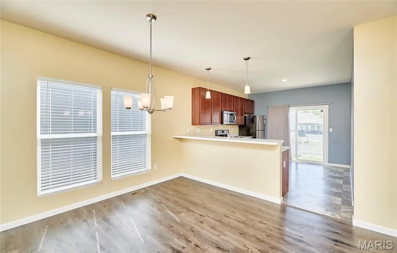 212 Barrington Ridge Lane, Wentzville, MO 63385 — listing photo 10 of 47