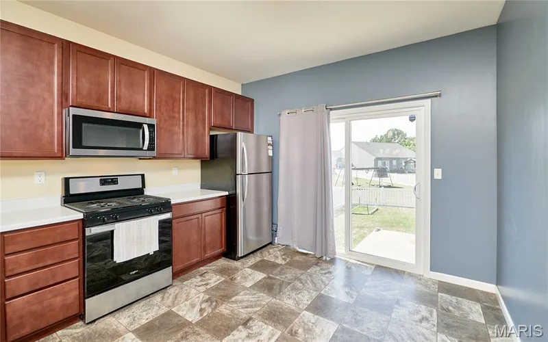 212 Barrington Ridge Lane, Wentzville, MO 63385 — listing photo 11 of 47