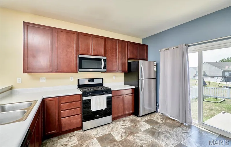 212 Barrington Ridge Lane, Wentzville, MO 63385 — listing photo 12 of 47