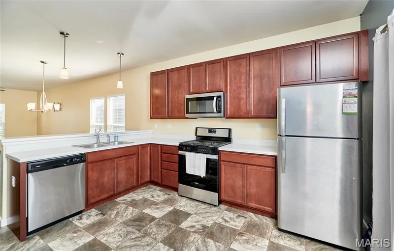 212 Barrington Ridge Lane, Wentzville, MO 63385 — listing photo 13 of 47
