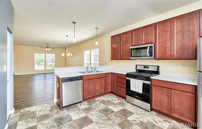 212 Barrington Ridge Lane, Wentzville, MO 63385 — listing photo 14 of 47