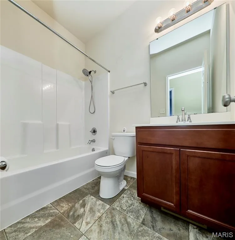 212 Barrington Ridge Lane, Wentzville, MO 63385 — listing photo 40 of 47