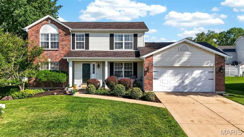 10 Amber Wave Court, O'Fallon, MO 63366 — listing photo 2 of 41