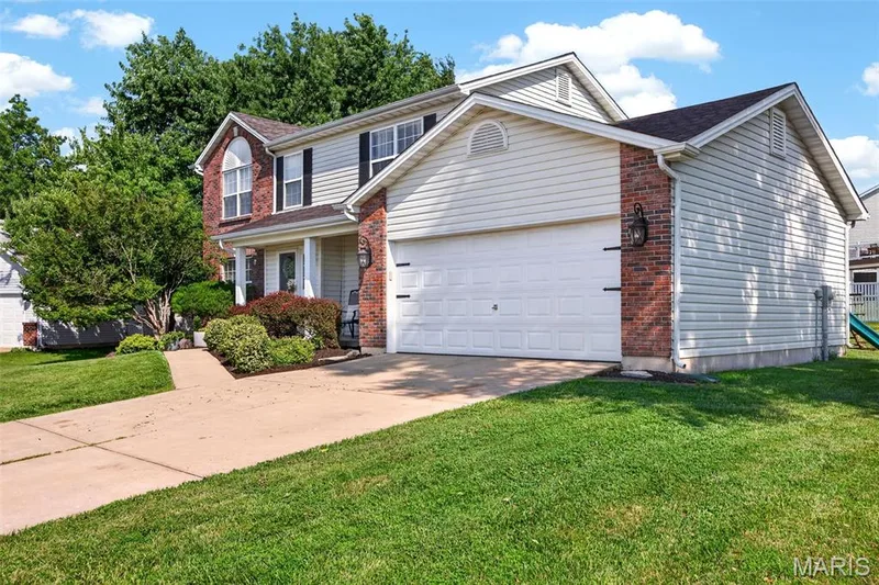 10 Amber Wave Court, O'Fallon, MO 63366 — listing photo 3 of 41