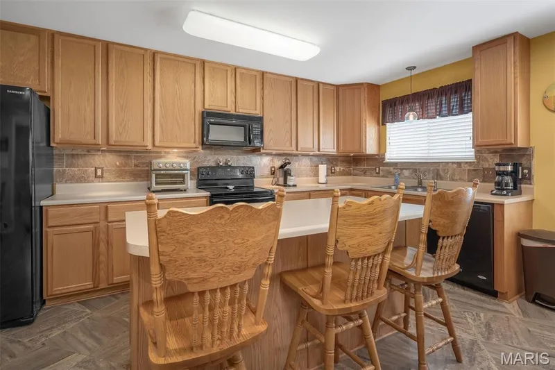 226 Charging Bear Drive, Wentzville, MO 63385 — listing photo 4 of 47