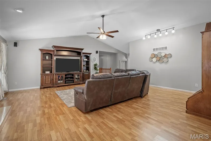 226 Charging Bear Drive, Wentzville, MO 63385 — listing photo 8 of 47