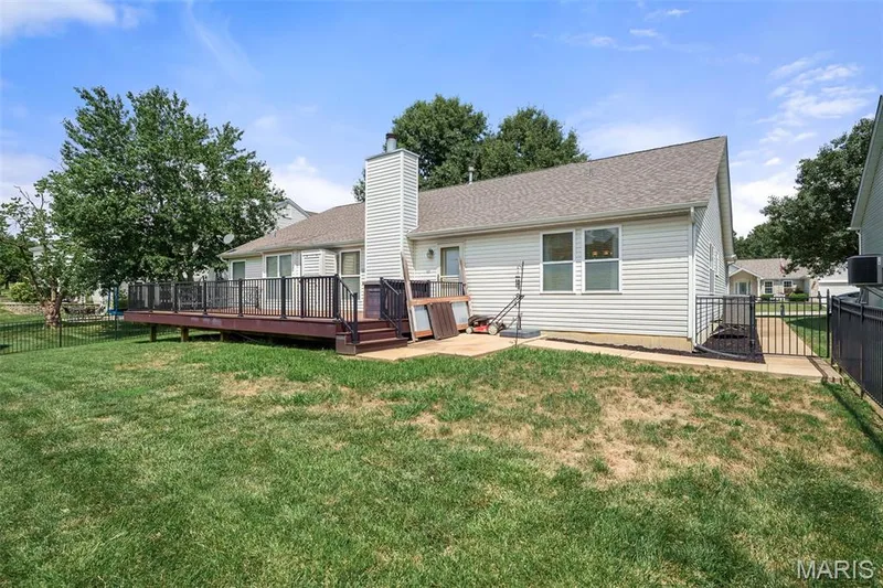 226 Charging Bear Drive, Wentzville, MO 63385 — listing photo 35 of 47