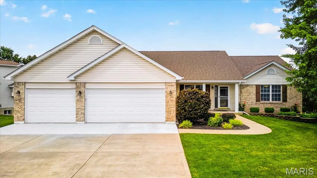 3132 Post Run Drive, O'Fallon, MO 63368 — listing photo 1 of 45