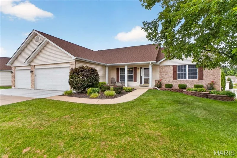 3132 Post Run Drive, O'Fallon, MO 63368 — listing photo 2 of 45