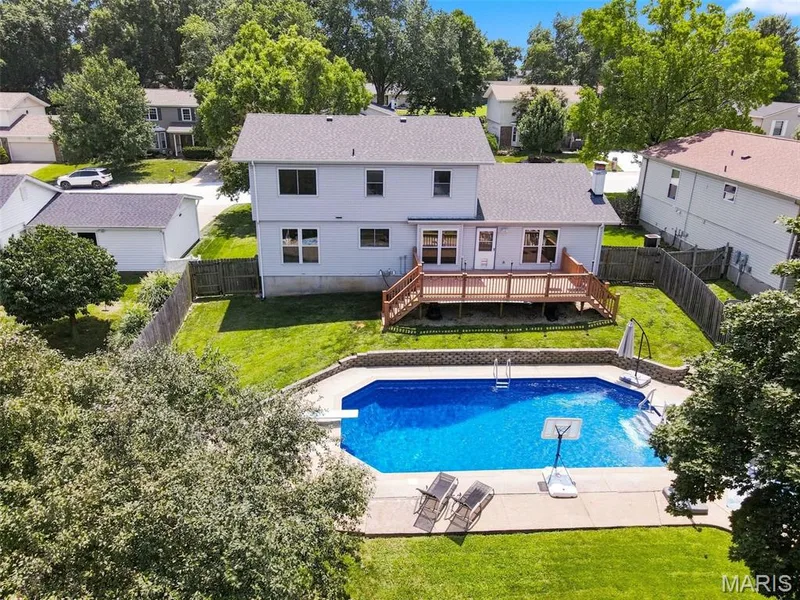 3927 Summerfield Parkway, St Charles, MO 63304 — listing photo 3 of 39