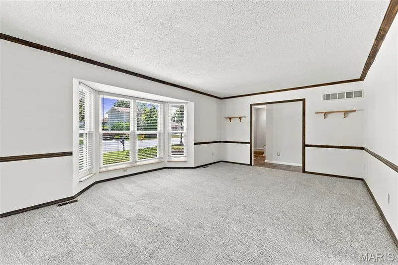 Large Living Room w/Bay Window — 3927 Summerfield Parkway, St Charles, MO 63304