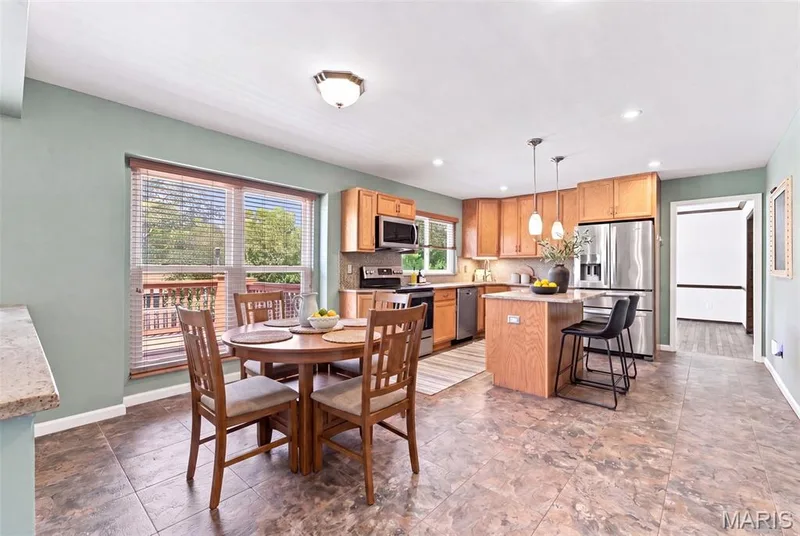 Beautifully remodeled kitchen — 3927 Summerfield Parkway, St Charles, MO 63304