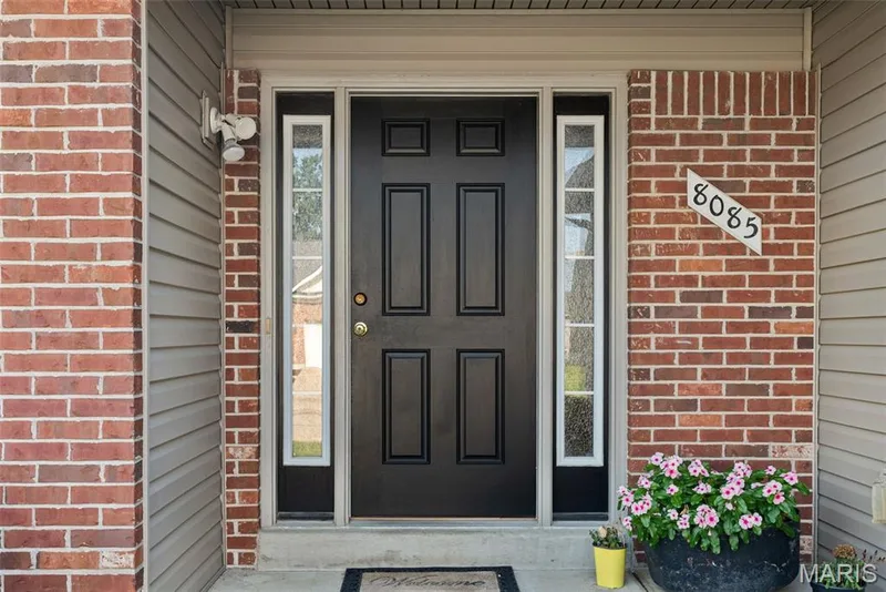 8085 Glen Arbor Drive, Lake St. Louis, MO 63367 — listing photo 2 of 54