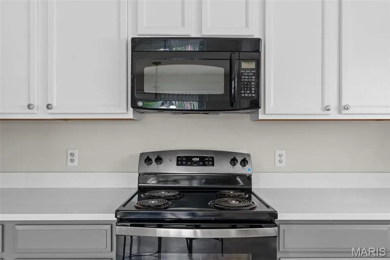 8085 Glen Arbor Drive, Lake St. Louis, MO 63367 — listing photo 13 of 54