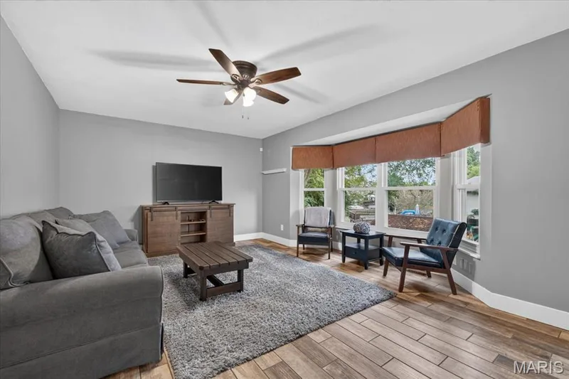 1191 Colby Court, St Peters, MO 63376 — listing photo 7 of 38