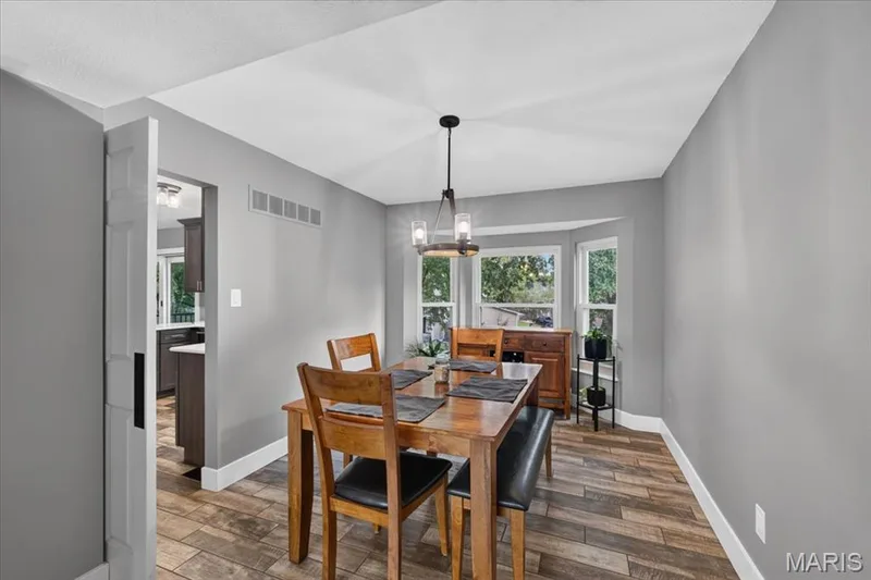 1191 Colby Court, St Peters, MO 63376 — listing photo 10 of 38
