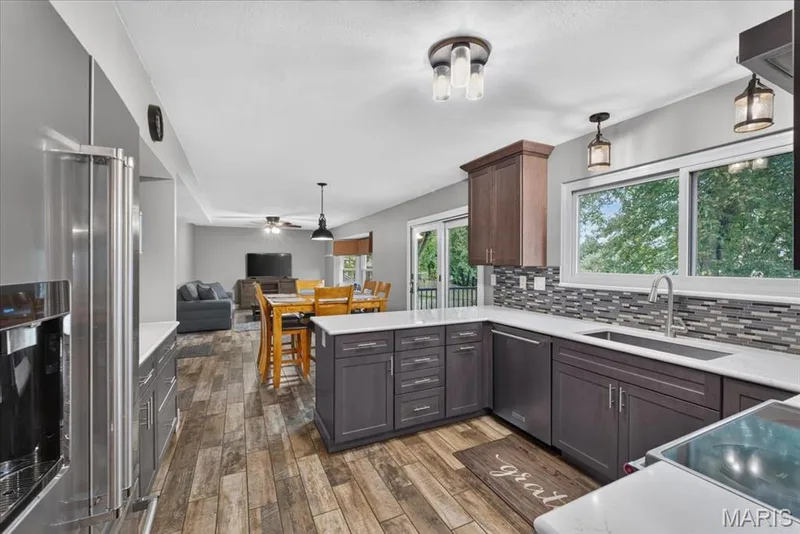 1191 Colby Court, St Peters, MO 63376 — listing photo 5 of 38