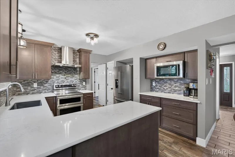 1191 Colby Court, St Peters, MO 63376 — listing photo 4 of 38