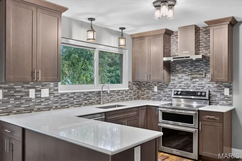 1191 Colby Court, St Peters, MO 63376 — listing photo 3 of 38