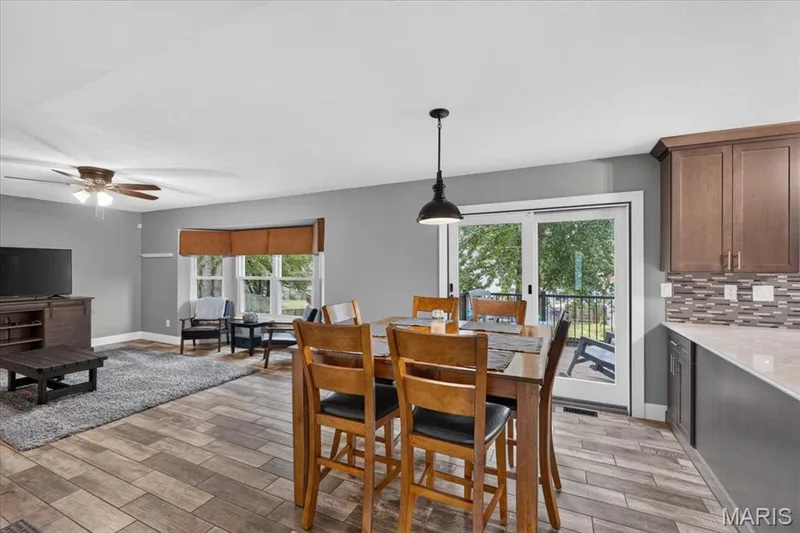 1191 Colby Court, St Peters, MO 63376 — listing photo 6 of 38