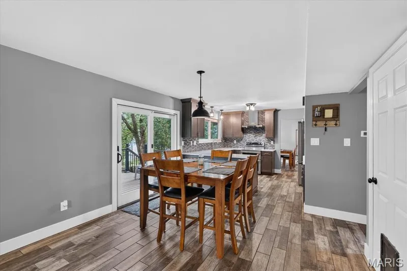 1191 Colby Court, St Peters, MO 63376 — listing photo 9 of 38