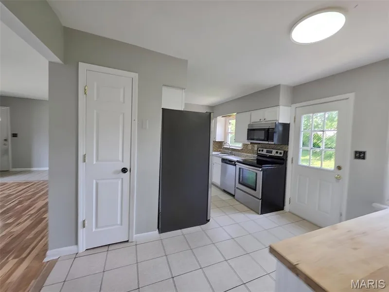506 Cordes Street, O'Fallon, MO 63366 — listing photo 7 of 14