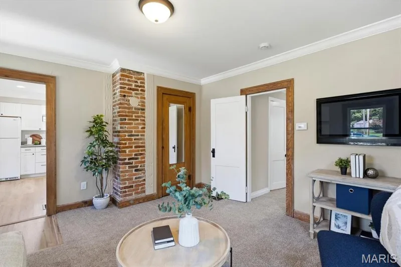 527 Emmons Avenue, St Charles, MO 63301 — listing photo 11 of 57