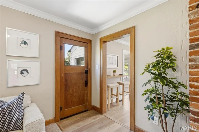 527 Emmons Avenue, St Charles, MO 63301 — listing photo 12 of 57