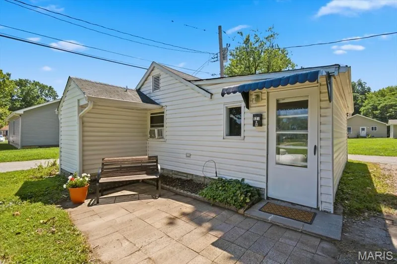 SECOND HOUSE! — 527 Emmons Avenue, St Charles, MO 63301