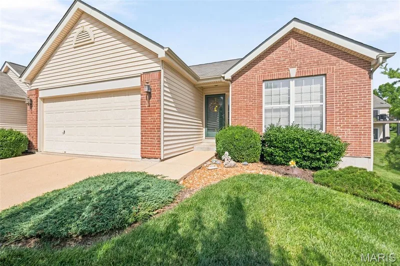 21 Turtle Creek Villas Drive #14R, O'Fallon, MO 63366 — listing photo 2 of 23