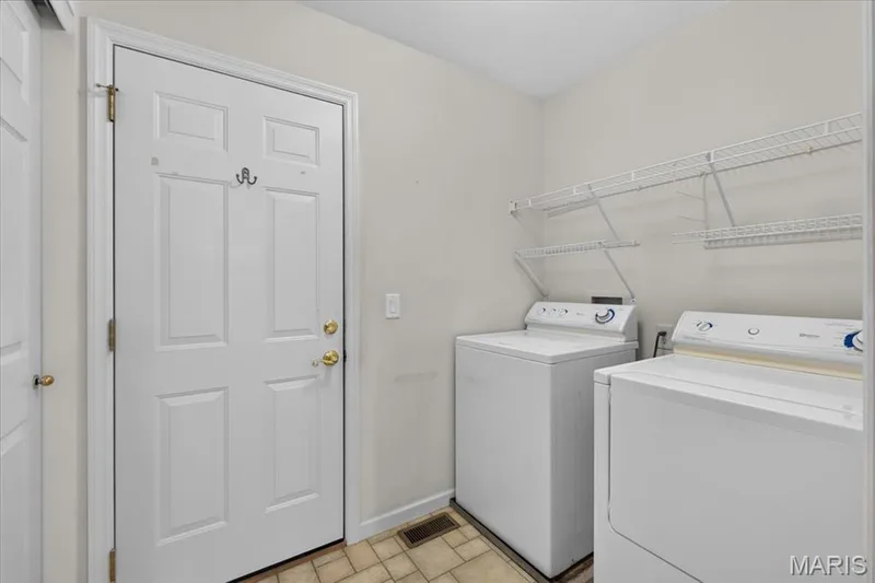 51 Huntgate Drive #9A, St Peters, MO 63376 — listing photo 14 of 32