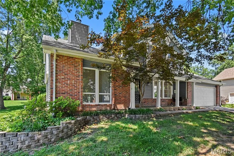 22 Normandy Drive, Lake St. Louis, MO 63367 — listing photo 3 of 43