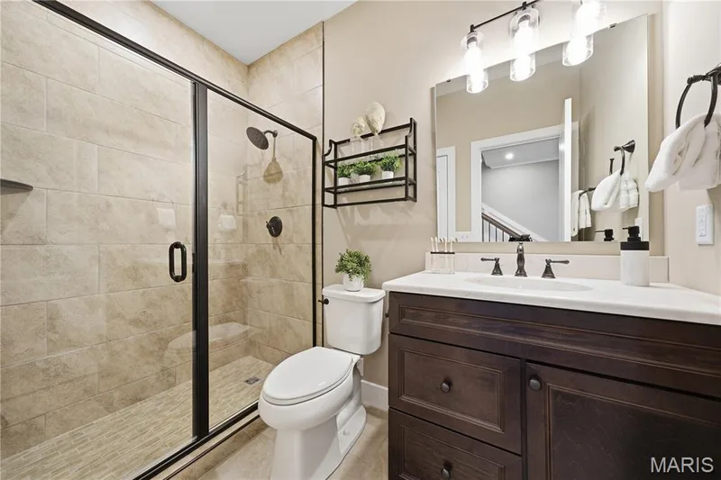 16514 Honey Locust Drive, Chesterfield, MO 63005 — listing photo 14 of 51