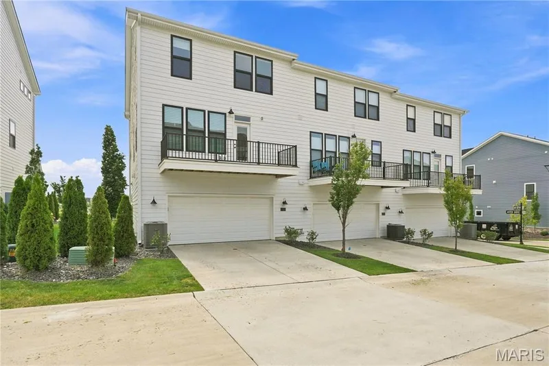 16514 Honey Locust Drive, Chesterfield, MO 63005 — listing photo 39 of 51