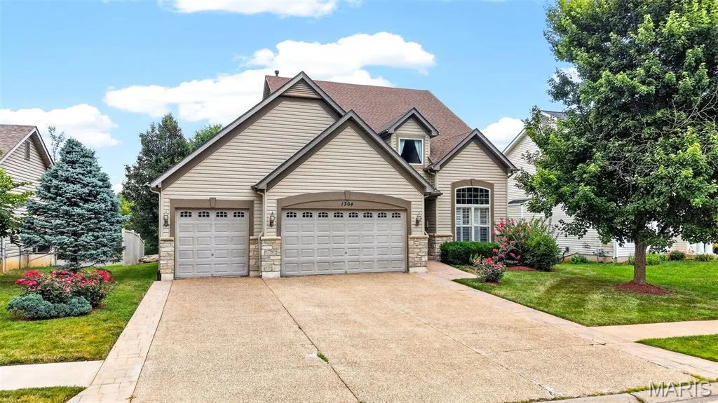 1304 Forest Way, Wentzville, MO 63385 — listing photo 1 of 54
