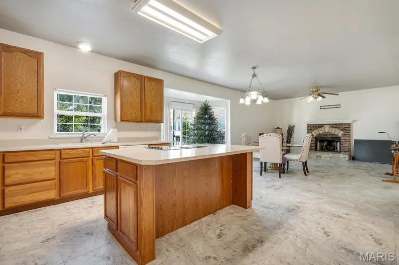 801 Dacotah Drive, Dardenne Prairie, MO 63368 — listing photo 16 of 53