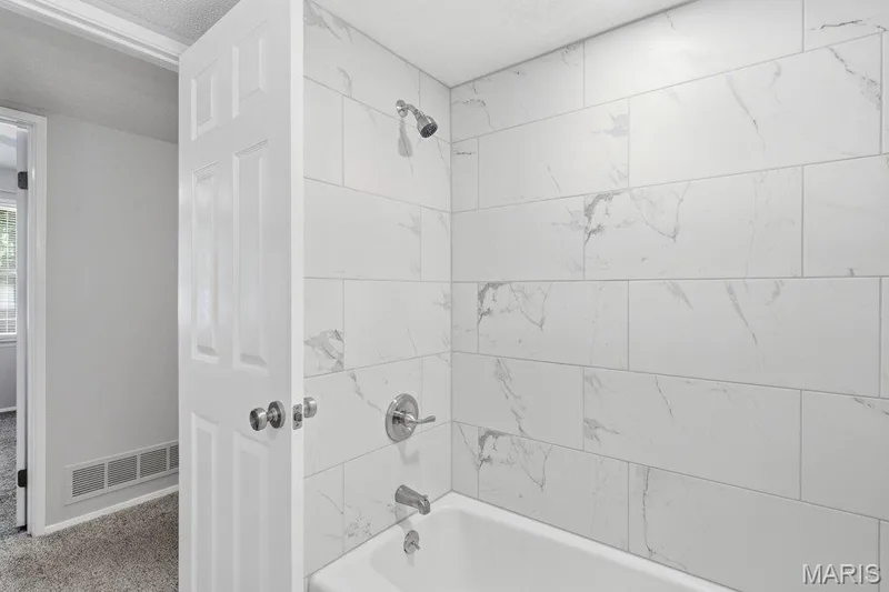 13423 Forestlac Drive, Chesterfield, MO 63141 — listing photo 20 of 40