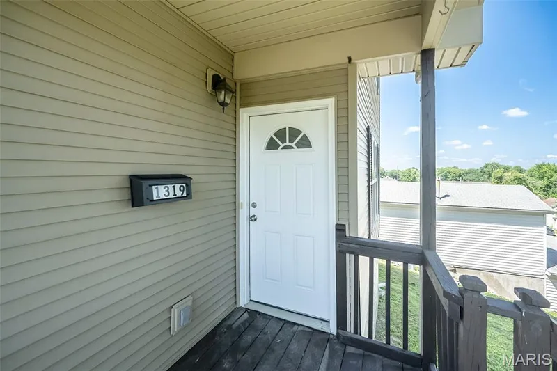 1319 N 4th Street, St Charles, MO 63301 — listing photo 2 of 36