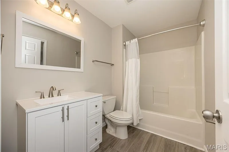 1319 N 4th Street, St Charles, MO 63301 — listing photo 14 of 36