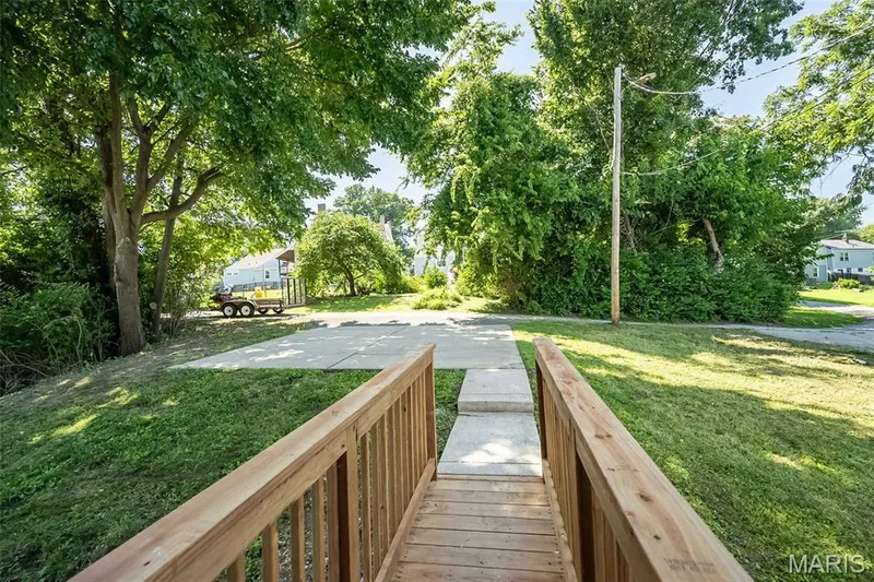 1319 N 4th Street, St Charles, MO 63301 — listing photo 29 of 36