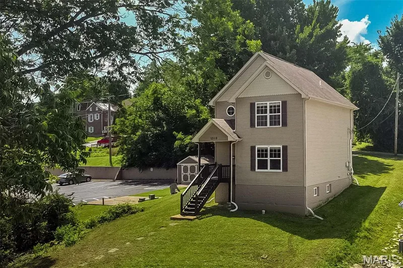 1319 N 4th Street, St Charles, MO 63301 — listing photo 31 of 36