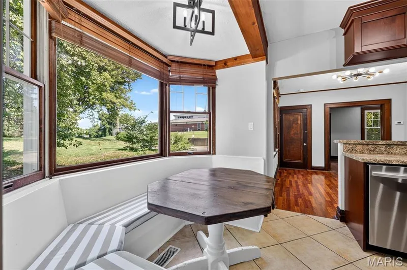 2103 W Randolph Street, St Charles, MO 63301 — listing photo 17 of 54