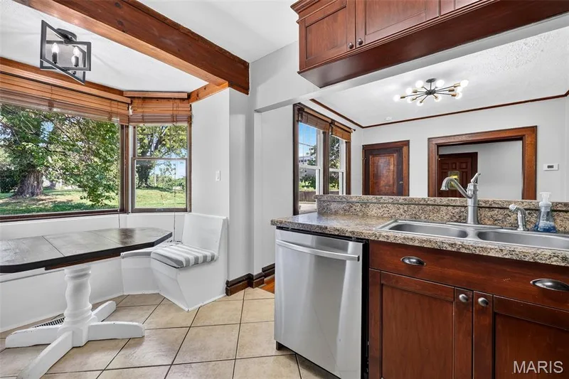2103 W Randolph Street, St Charles, MO 63301 — listing photo 19 of 54