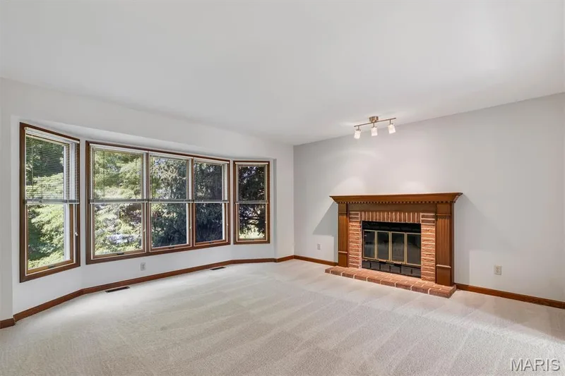 69 Madeira Court, St Charles, MO 63304 — listing photo 11 of 30